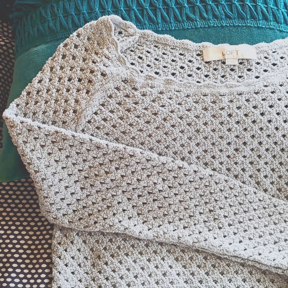 Ann Taylor LOFT Scalloped Gray 100% Cotton Sweater Open Knit M Medium Grey Weave